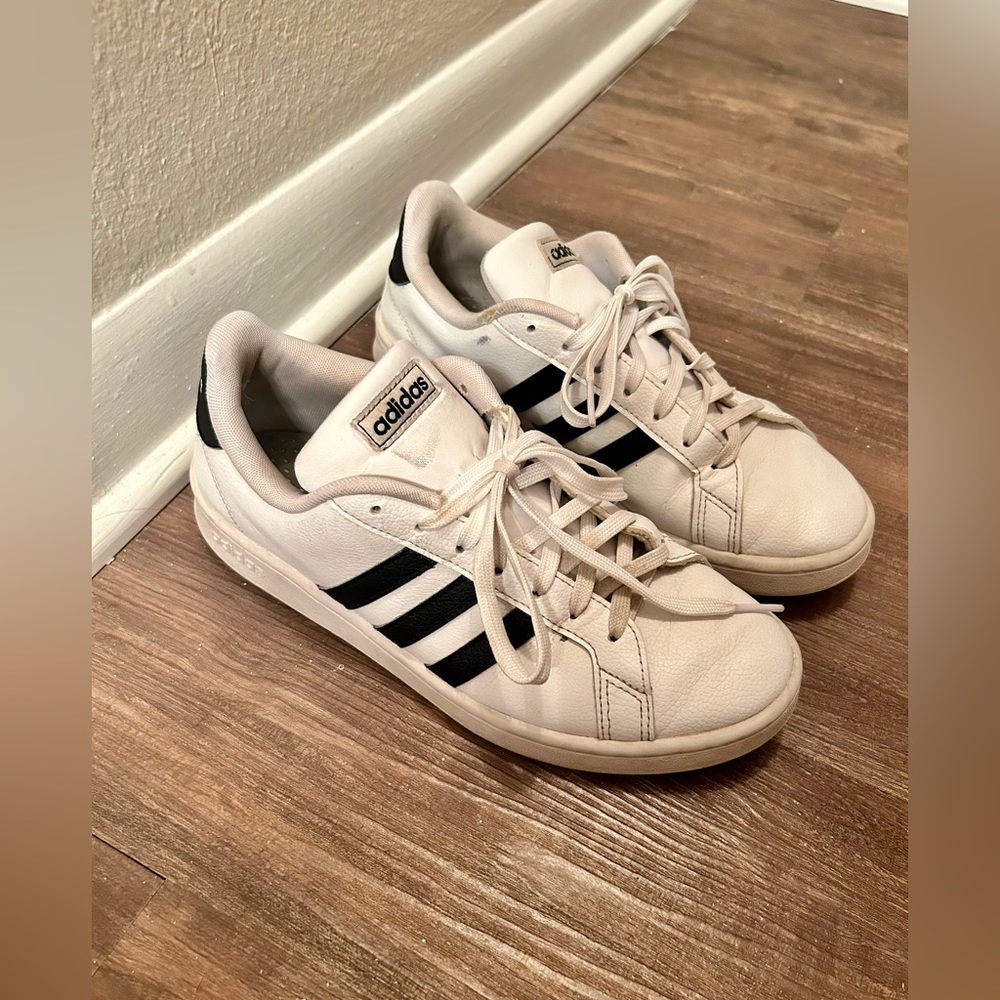 Adidas Sneakers